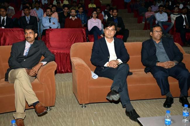 URJOTSAV&apos;17 - Celebrating Institute&apos;s Technical and Entrepreneurial Festival