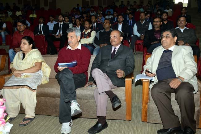 URJOTSAV&apos;17 - Celebrating Institute&apos;s Technical and Entrepreneurial Festival