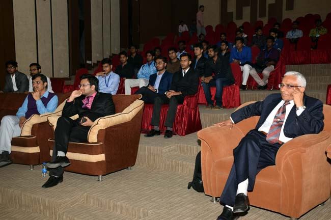 URJOTSAV&apos;17 - Celebrating Institute&apos;s Technical and Entrepreneurial Festival