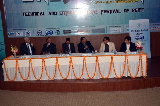 URJOTSAV&apos;17 - Celebrating Institute&apos;s Technical and Entrepreneurial Festival