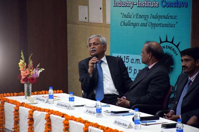 URJOTSAV&apos;17 - Celebrating Institute&apos;s Technical and Entrepreneurial Festival