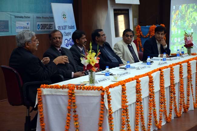 URJOTSAV&apos;17 - Celebrating Institute&apos;s Technical and Entrepreneurial Festival
