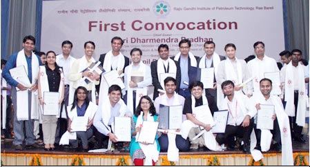 	MBA students (2015 batch) with their degrees	