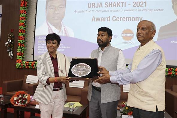 Lifetime Achievement Award to Ms Sukla Mistry, Director (Refineries), IOCL