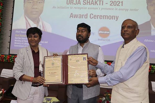 Lifetime Achievement Award to Ms Sukla Mistry, Director (Refineries), IOCL