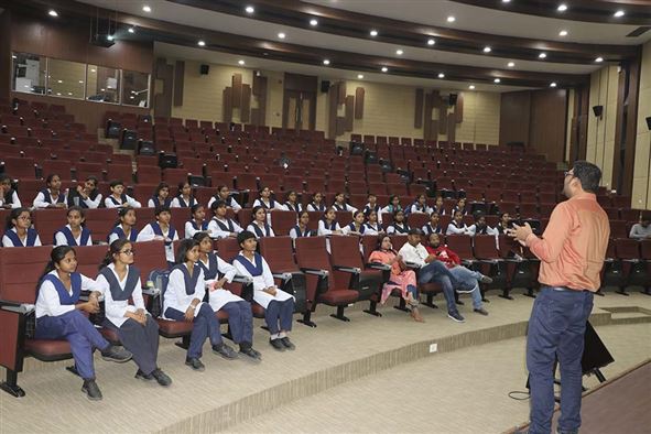 Visit of JNV students under DST Vigyan Jyoti Programme