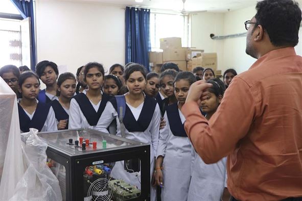 Visit of JNV students under DST Vigyan Jyoti Programme